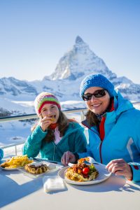 Five Things to Consider When Booking a Family Ski Trip - Hotels4Teams